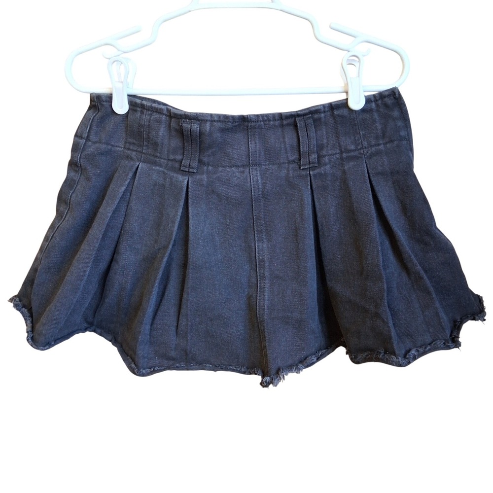 Hunter & Brown Black Denim‎ Distressed Skort Medium raw hem EUC